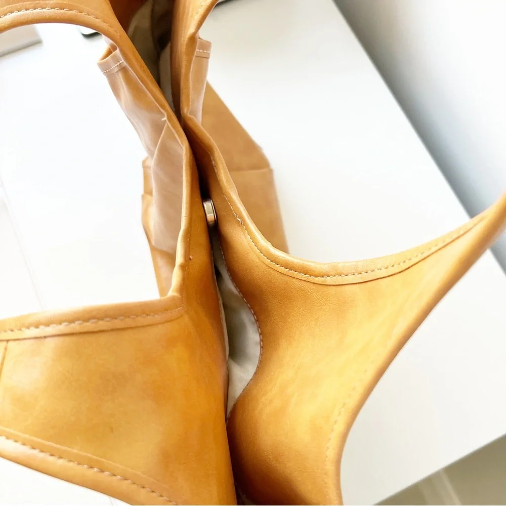 Vintage Nine West Leather Tan Shoulder Bag
